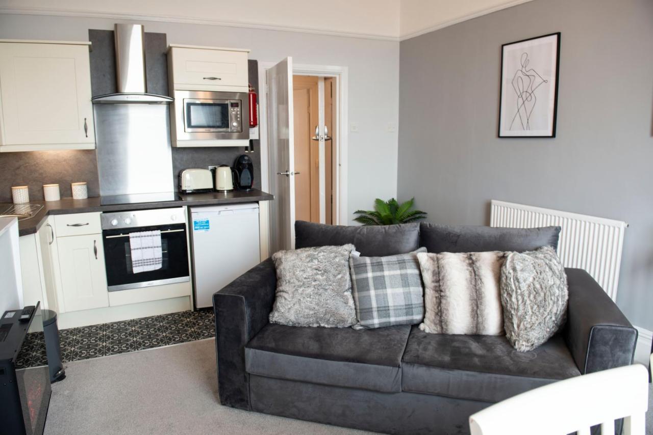 Charles Alexander Short Stay - Highcliffe Apartments Cleveleys Εξωτερικό φωτογραφία
