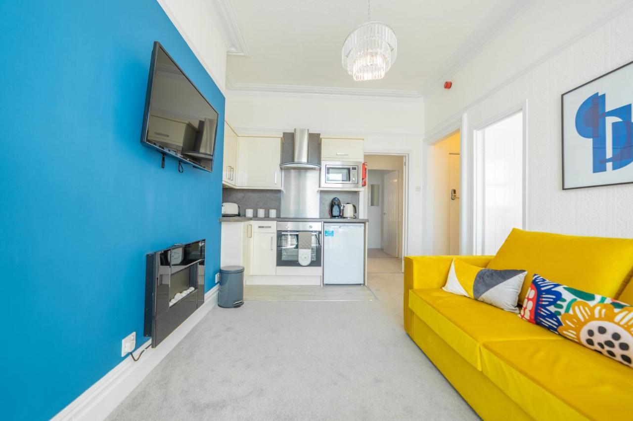 Charles Alexander Short Stay - Highcliffe Apartments Cleveleys Εξωτερικό φωτογραφία